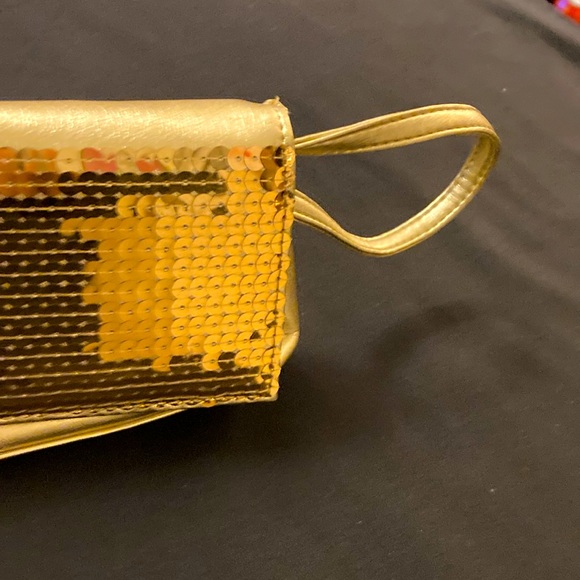 Vintage Avon Convertible Mini Bag or Wristlet with Zippered Pocket Inside. - Picture 9 of 13